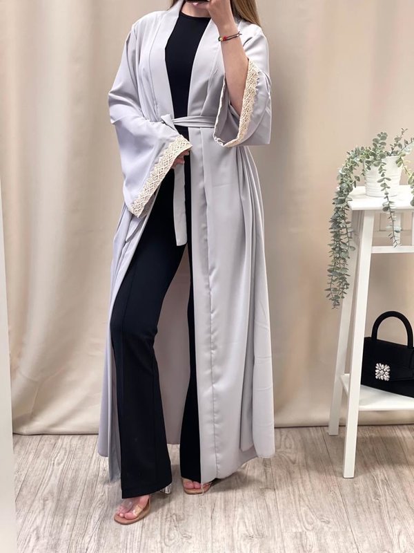 Kimono Long avec Détails Dentelle Gris Clair